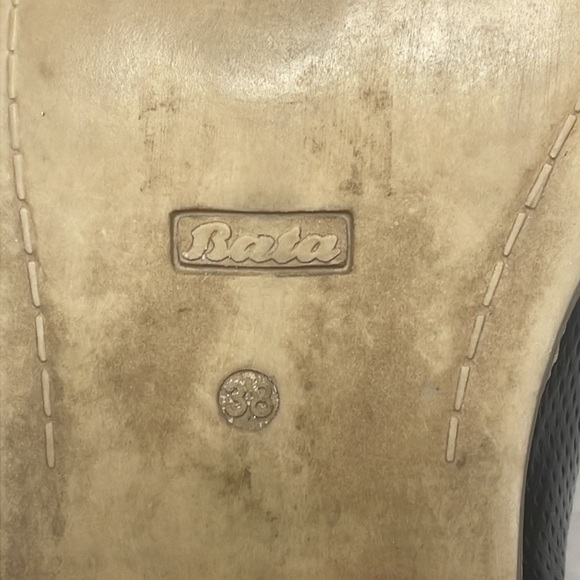 Bata Black Leather Bootie Size 38 - Picture 5 of 7